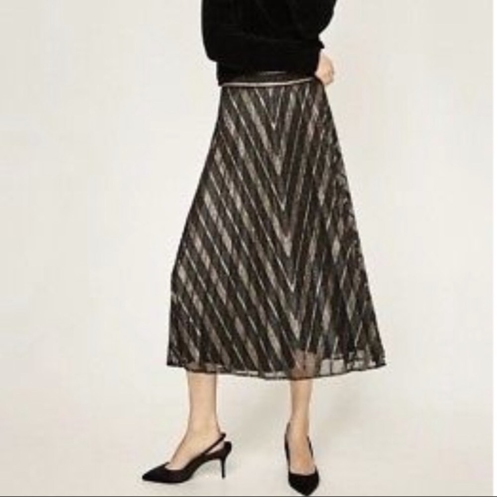 NWOT Zara midi skirt.